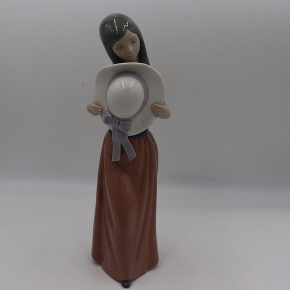 Lladro 5007 Bashful Girl in Pink Dress with Hat Figurine Statuette - Picture 1 of 12